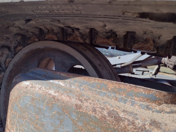 18-takeuchi-tb260cra-excavator-(qea-4048)-image-32