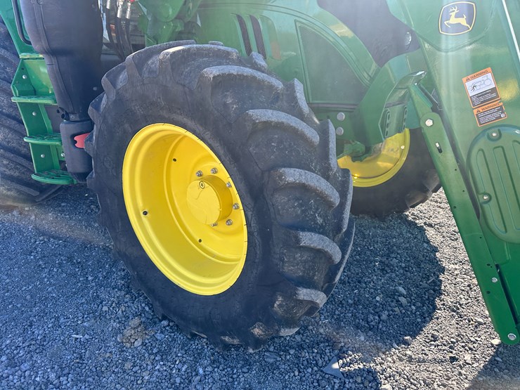 2013-john-deere-6140m-image-9