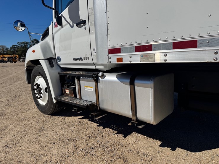 #16193-•-2016-hino-338v-van-body-truck-image-18