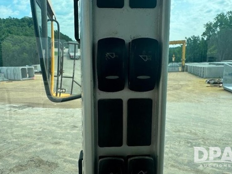 2007-volvo-l120f-image-37