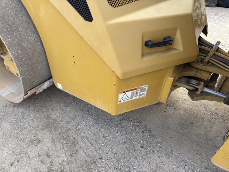 caterpillar-cb-534d-image-17