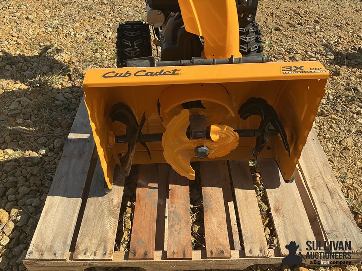 cub-cadet-3x28ip-28”-walk-behind-snow-blower-image-10