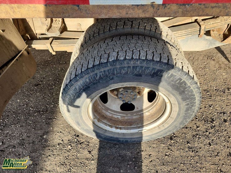 2013-chevrolet-silverado-3500hd-image-30