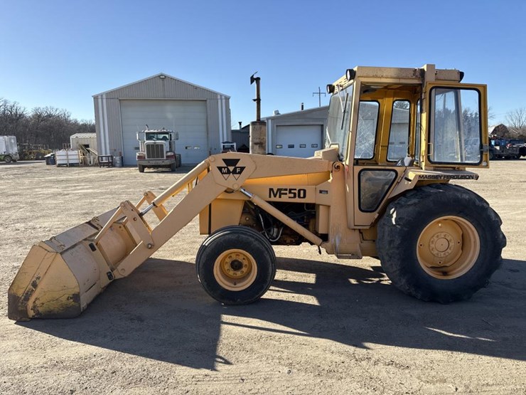 massey-ferguson-300a-image-2