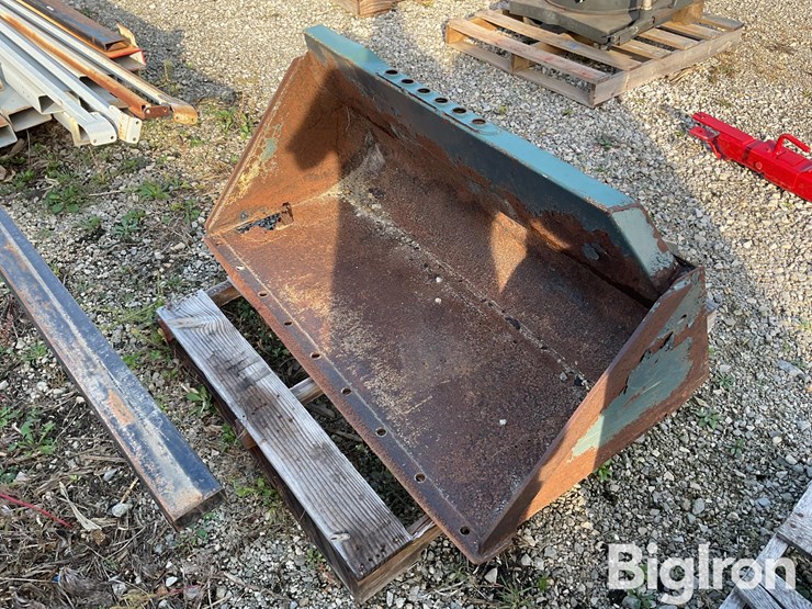 material-bucket-image-1