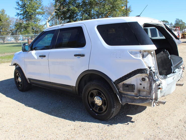 2015-ford-explorer-image-4