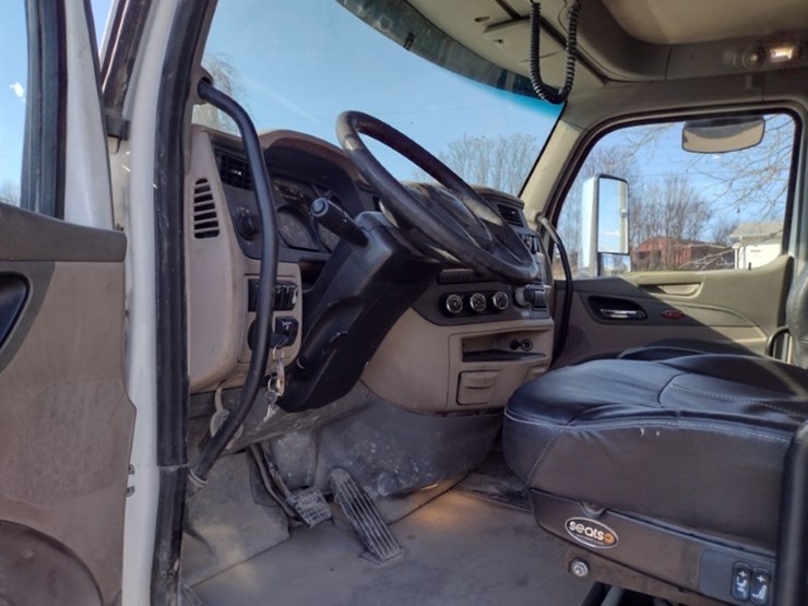 21-peterbilt-water-truck^title^-(qea-4053)-image-14