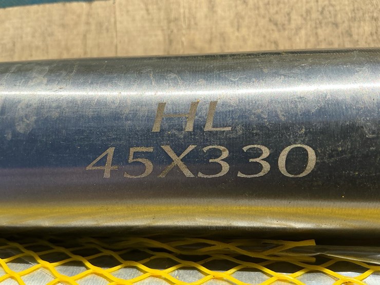 #5080-•-unused-2025-landhero-45mm-x-330mm-universal-bucket-pin-image-2