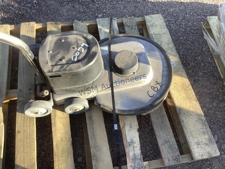 industrial-floor-scrubber-image-5