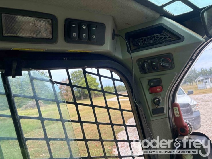 2022-caterpillar-299d3-xe-image-30