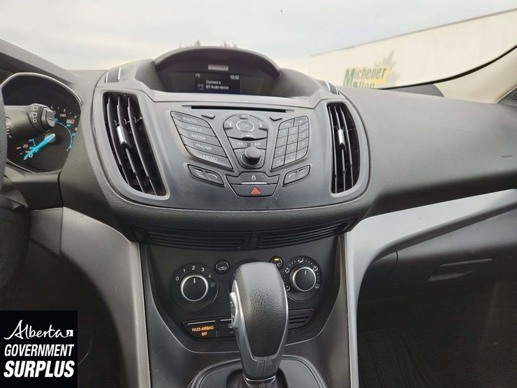 2016-ford-escape-se-image-12