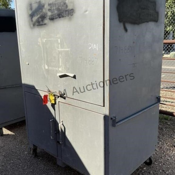 ROLLING JOBSITE TOOL CABINET WITH ASSORTED CABLE