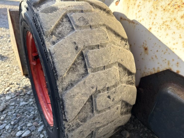 2015-bobcat-s70-image-38