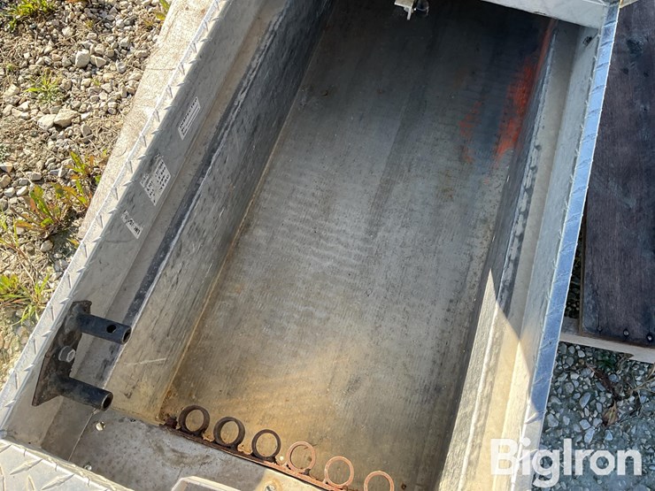 tsc-aluminum-truck-toolbox-image-9