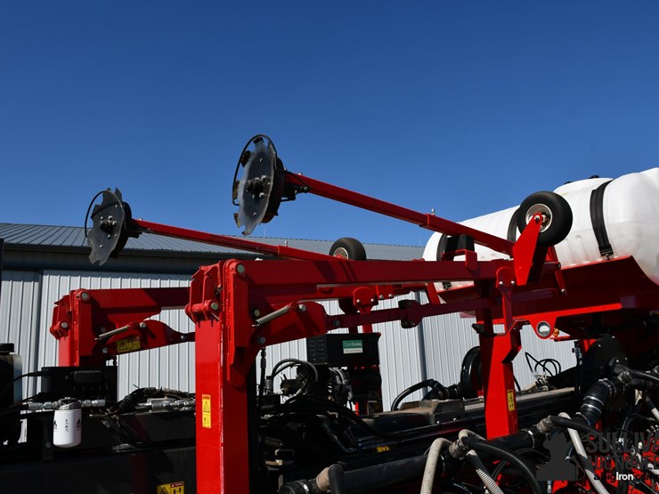 2019-massey-ferguson-9800ve-simply-advanced-ii-16r30-planter-image-15