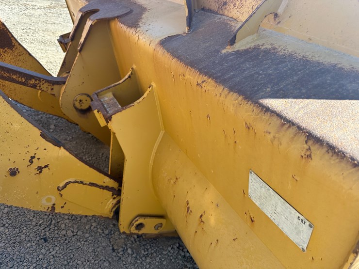 2016-caterpillar-926m-image-39