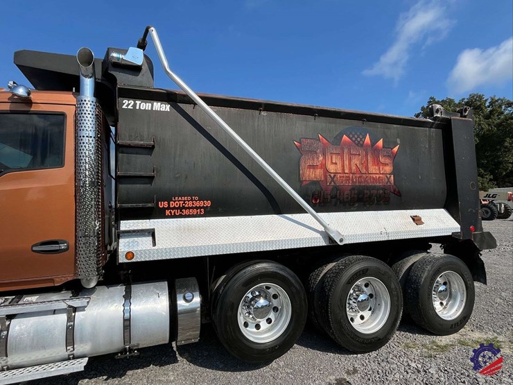 2016-kenworth-t880-image-25