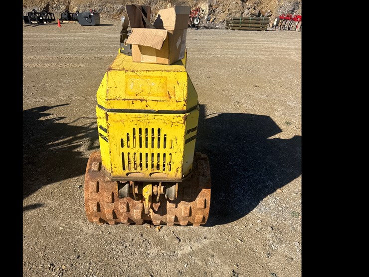 #1210-•-wacker-trench-compactor-with-remote-image-3