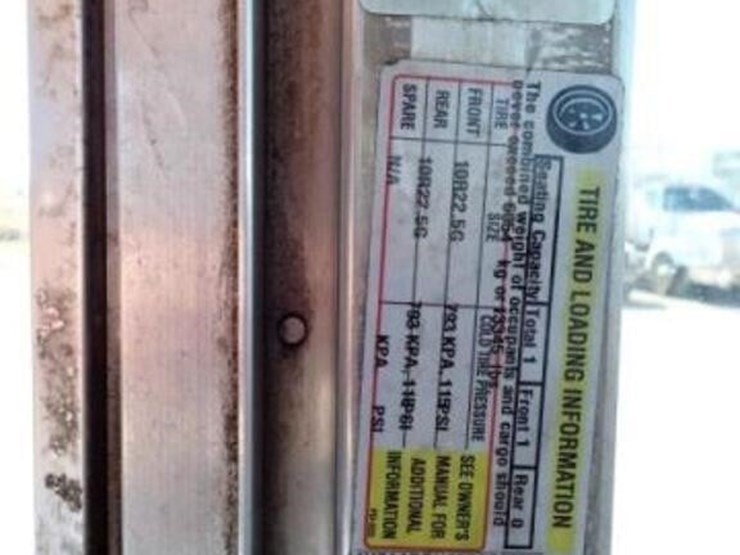 2008-freightliner-mt55-image-11