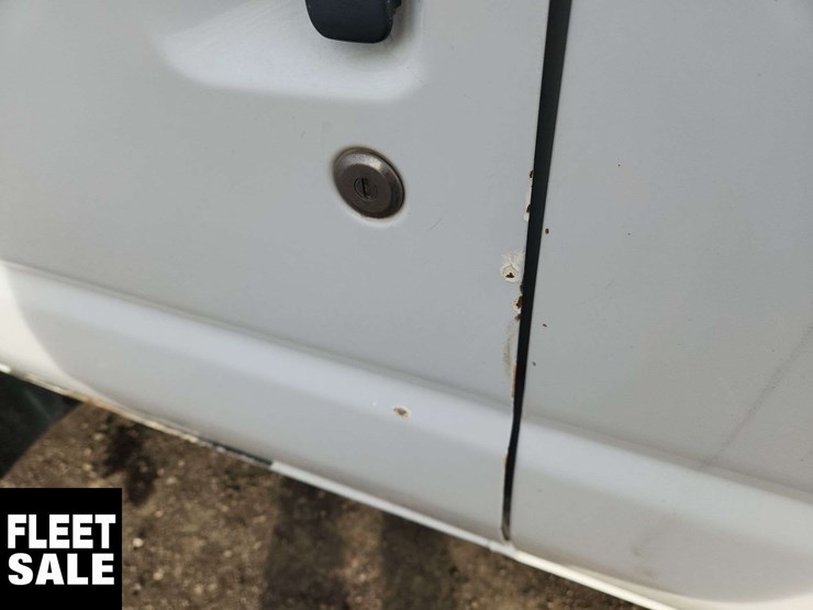 2005-ford-cargo-image-37