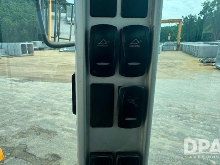 2007-volvo-l120f-image-36