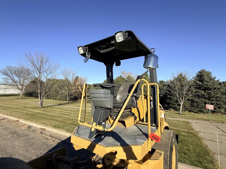 1992-caterpillar-cs-423e-image-29