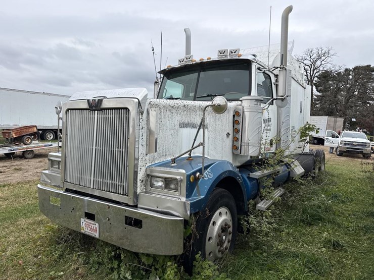 #3157-•-western-star-parts-sleeper-truck-image-1