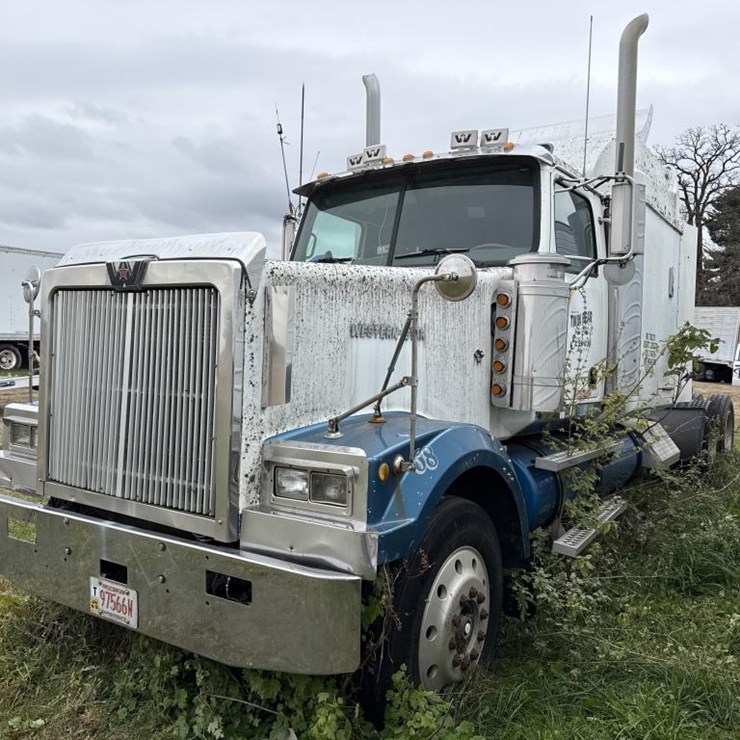#3157 • Western Star Parts Sleeper Truck