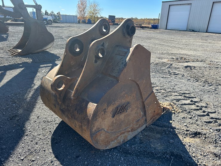 #32583-•-tag-42"-excavator-bucket-image-3