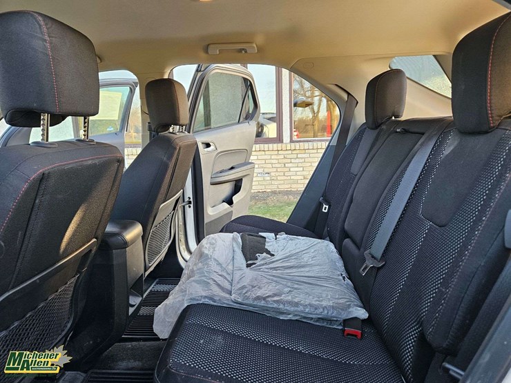 2016-chevrolet-equinox-lt-image-30