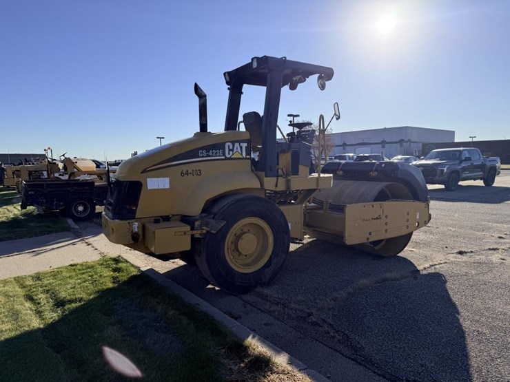 1992-caterpillar-cs-423e-image-6