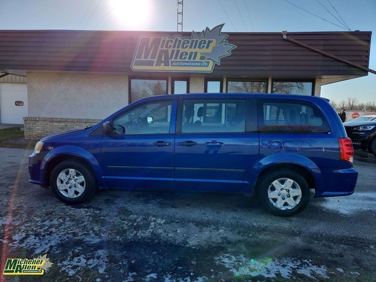 2013-dodge-grand-caravan-image-2