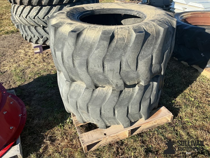 titan-19.5l-24-tires-image-1