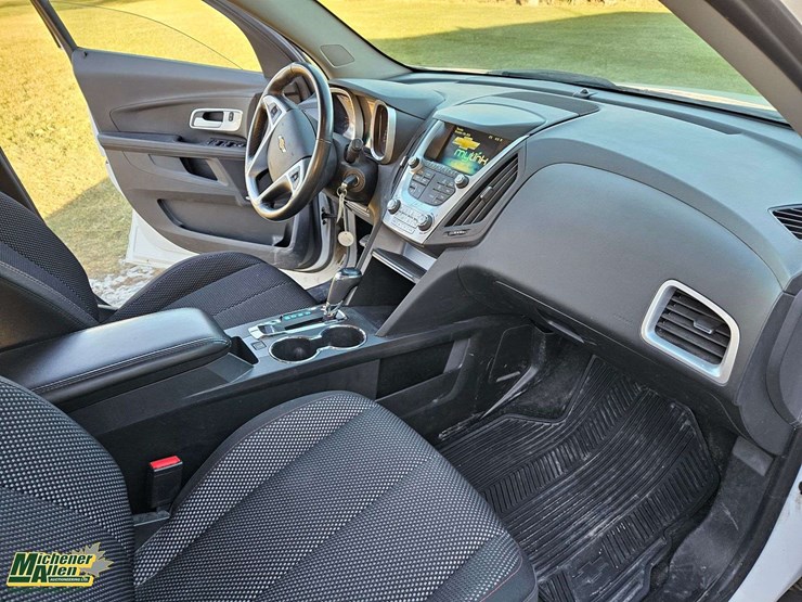 2016-chevrolet-equinox-lt-image-35