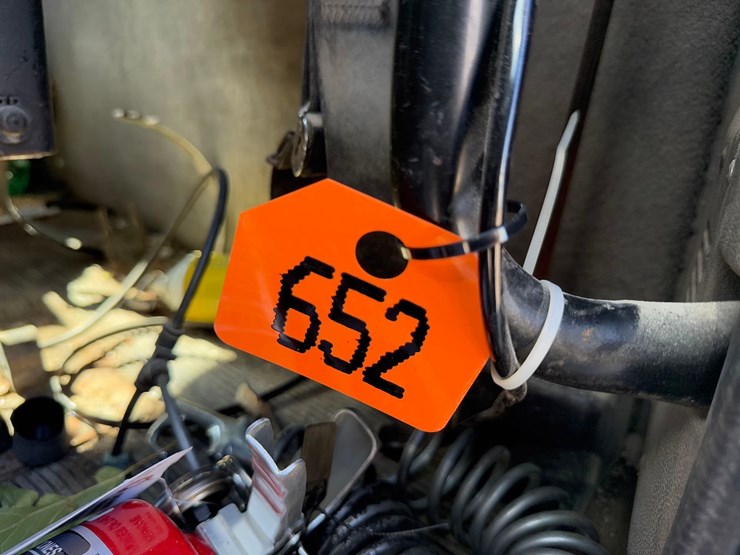 peterbilt-semi-tractor-image-29