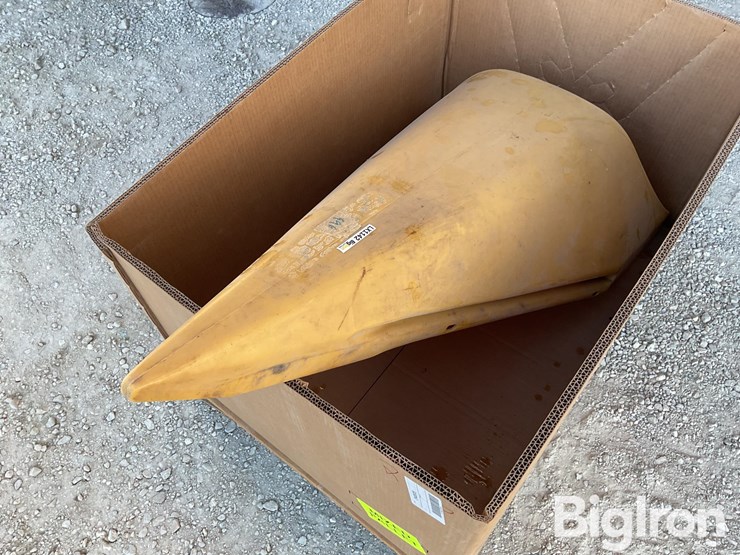 new-holland-996-image-3