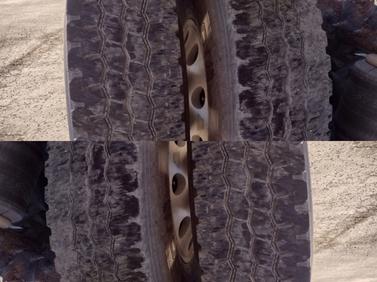 11-peterbilt-truck-tractor^title^-(qea-4044)-image-32