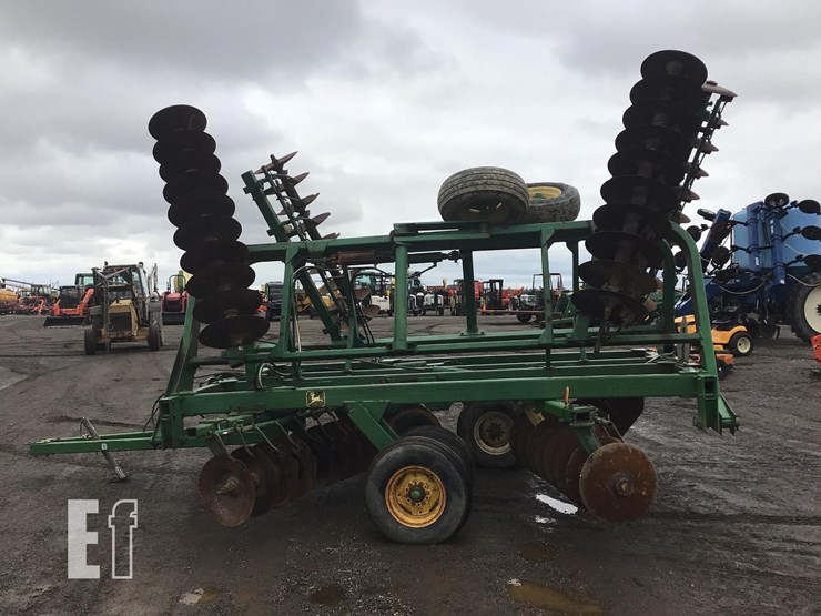 john-deere-230-image-4