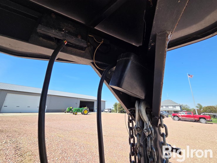 2004-titan-trailer-image-10