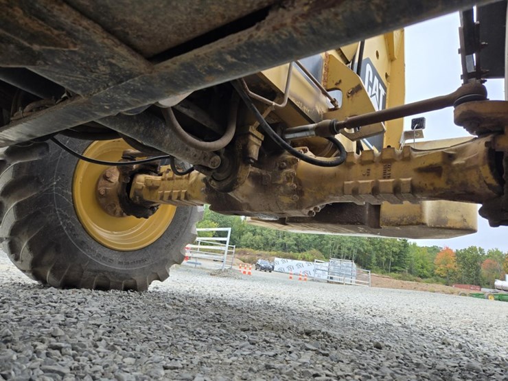 caterpillar-th83-image-39