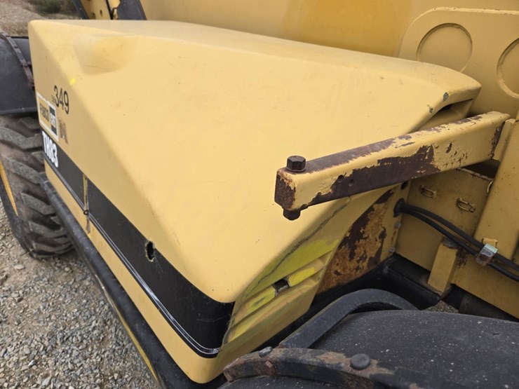 caterpillar-th83-image-24