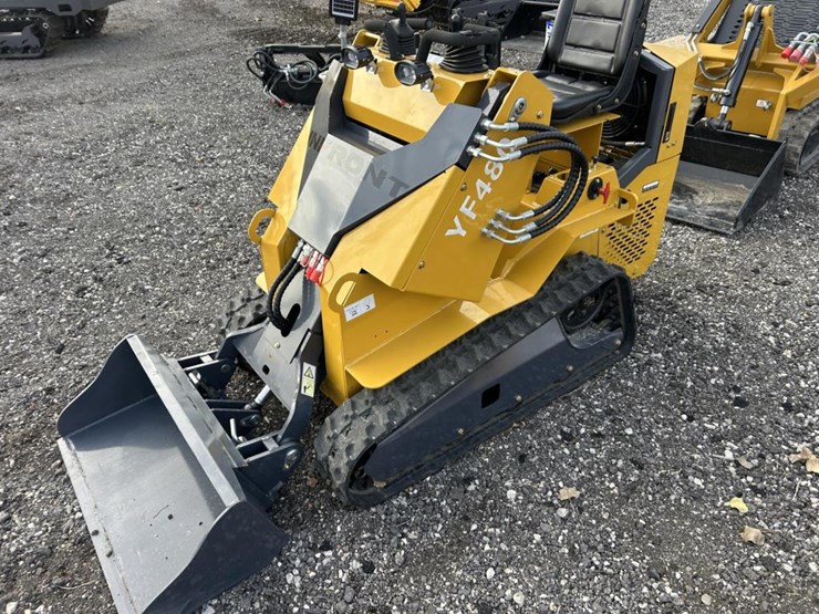 #2711-•-2025-infront-yf400-mini-tracked-skid-steer-image-1