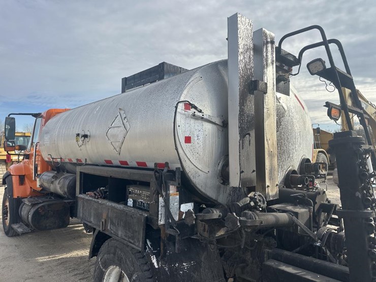 2009-international-7400-image-13