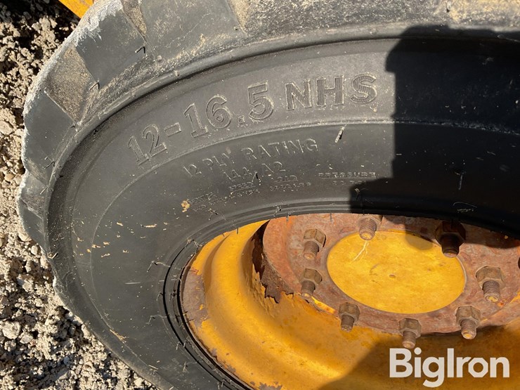 2014-gehl-r220-image-15