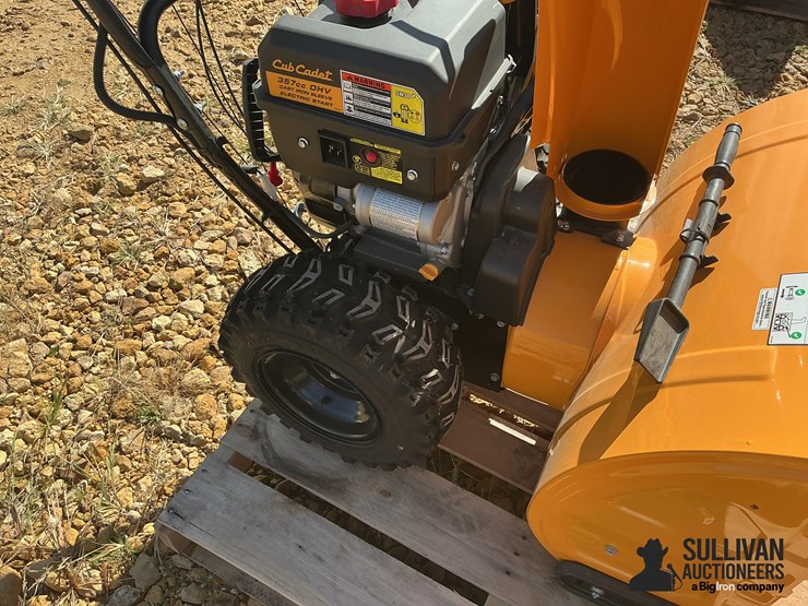 cub-cadet-3x28ip-28”-walk-behind-snow-blower-image-11