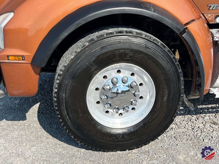 2016-kenworth-t880-image-5