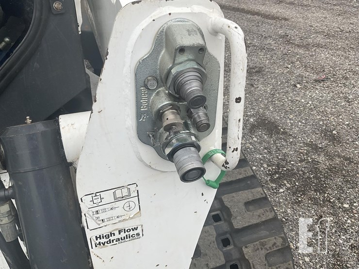 2021-bobcat-t870-image-11
