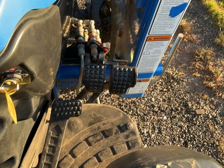 new-holland-tc29d-image-42