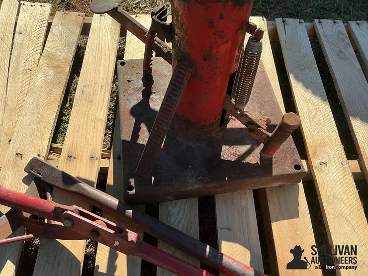 tire-changing-station-image-11