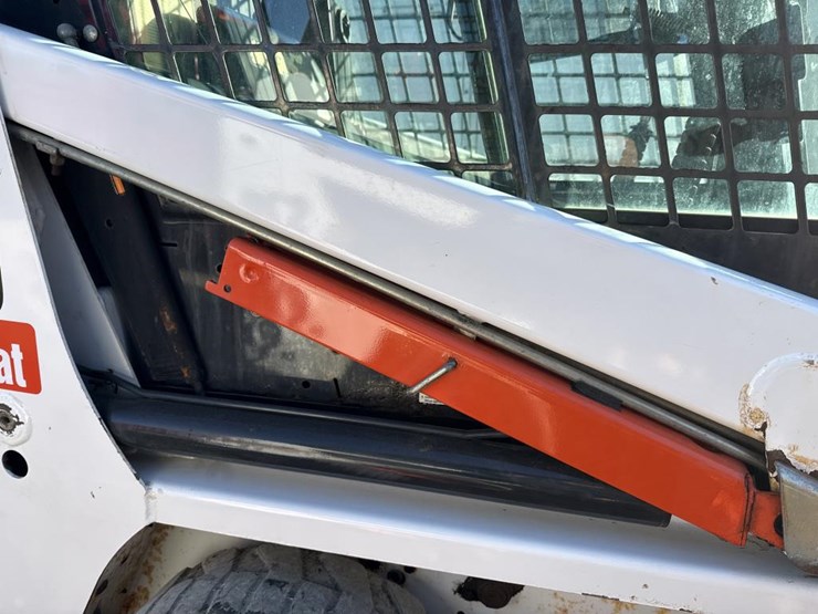 2015-bobcat-s70-image-15